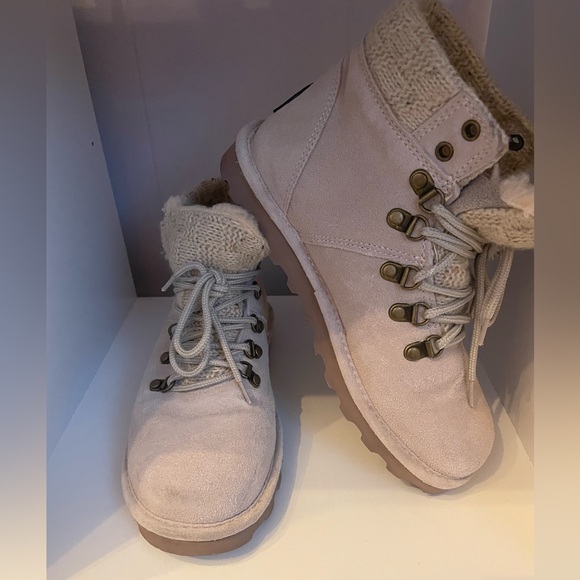 EUC women’s BearPaw ankle boots. Size 8 - Picture 2 of 16